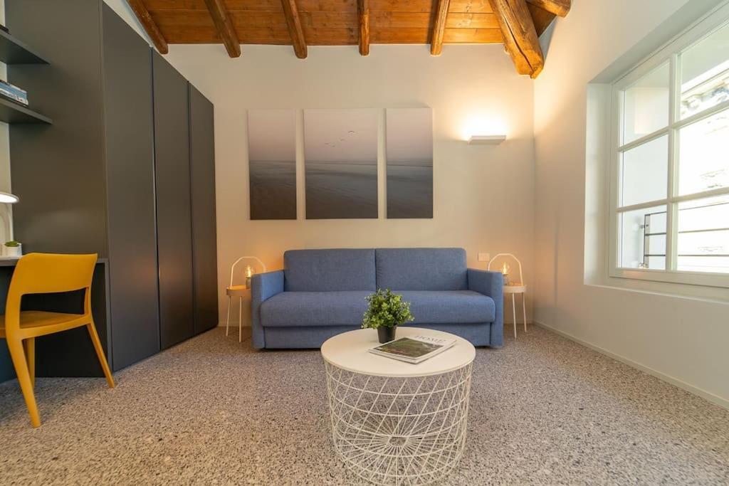 Moderno Appartamento A 200 Metri Dal Duomo Como Exteriör bild