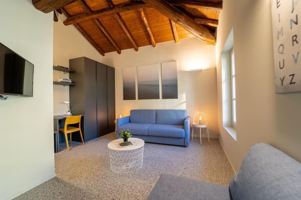 Moderno Appartamento A 200 Metri Dal Duomo Como Exteriör bild